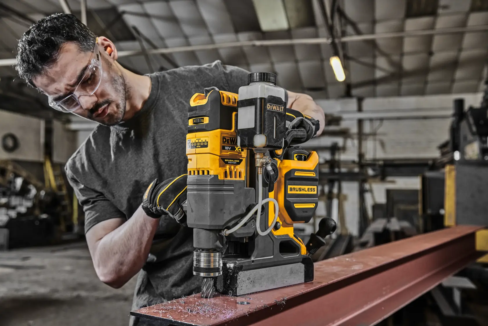 Bezszczotkowa wiertarka magnetyczna DEWALT® 18V XR® (samo narzędzie)