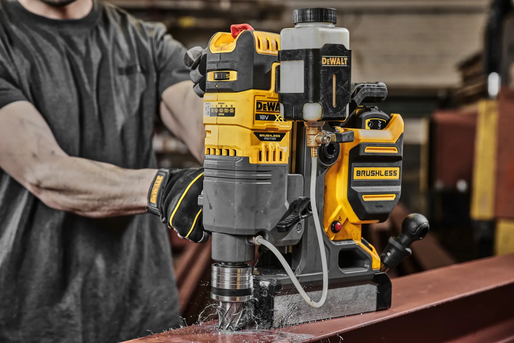 Bezszczotkowa wiertarka magnetyczna DEWALT® 18V XR® (samo narzędzie)