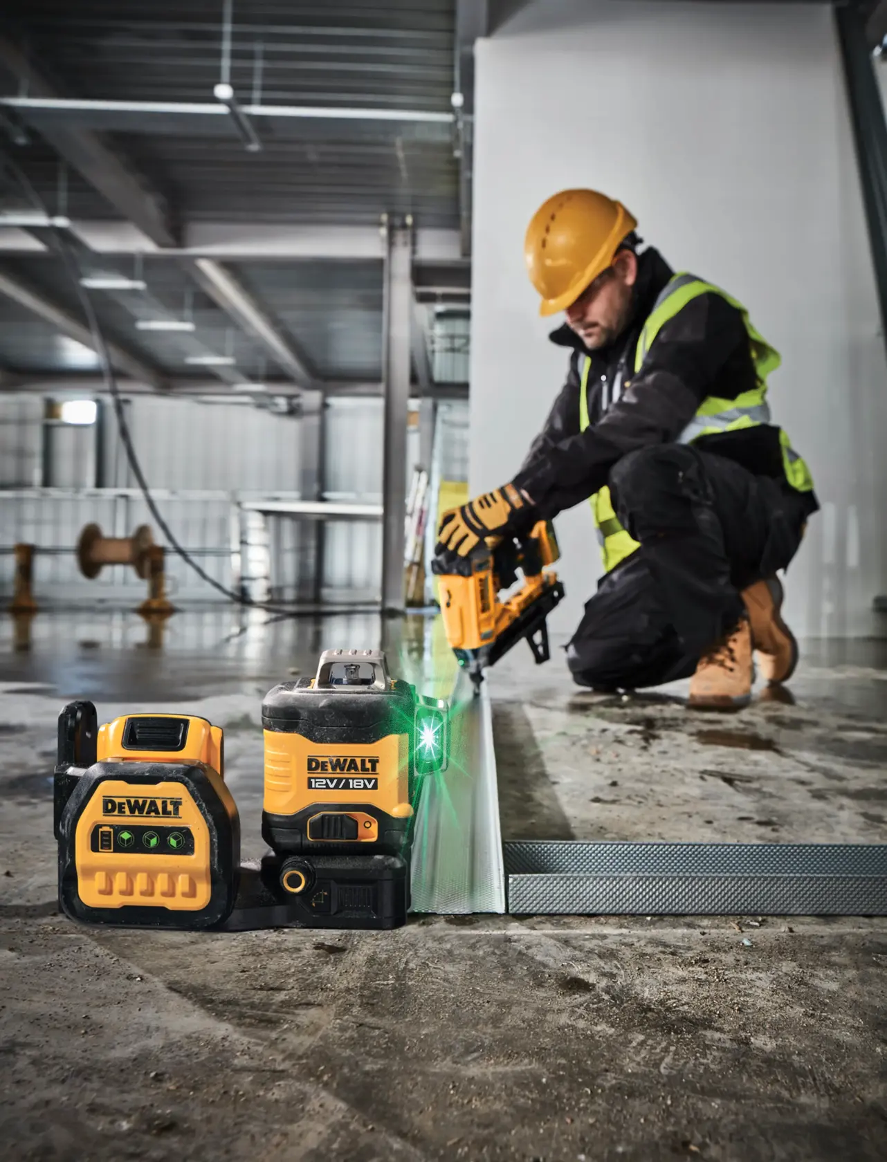 18V/12V XR 3 X 360 ZIELONY LASER 1X2Ah