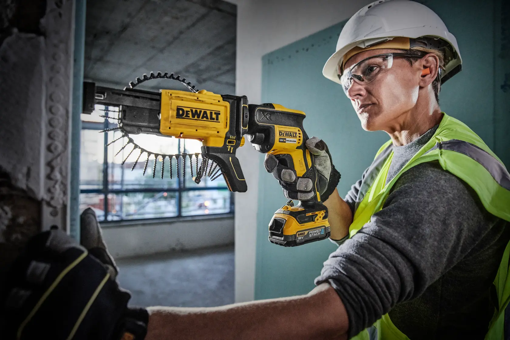 Bezszczotkowa wkrętarka do płyt gipsowo-kartonowych z magazynkiem - z 1 akumulatorem POWERSTACK™ 1,7 Ah DEWALT® 18V XR®