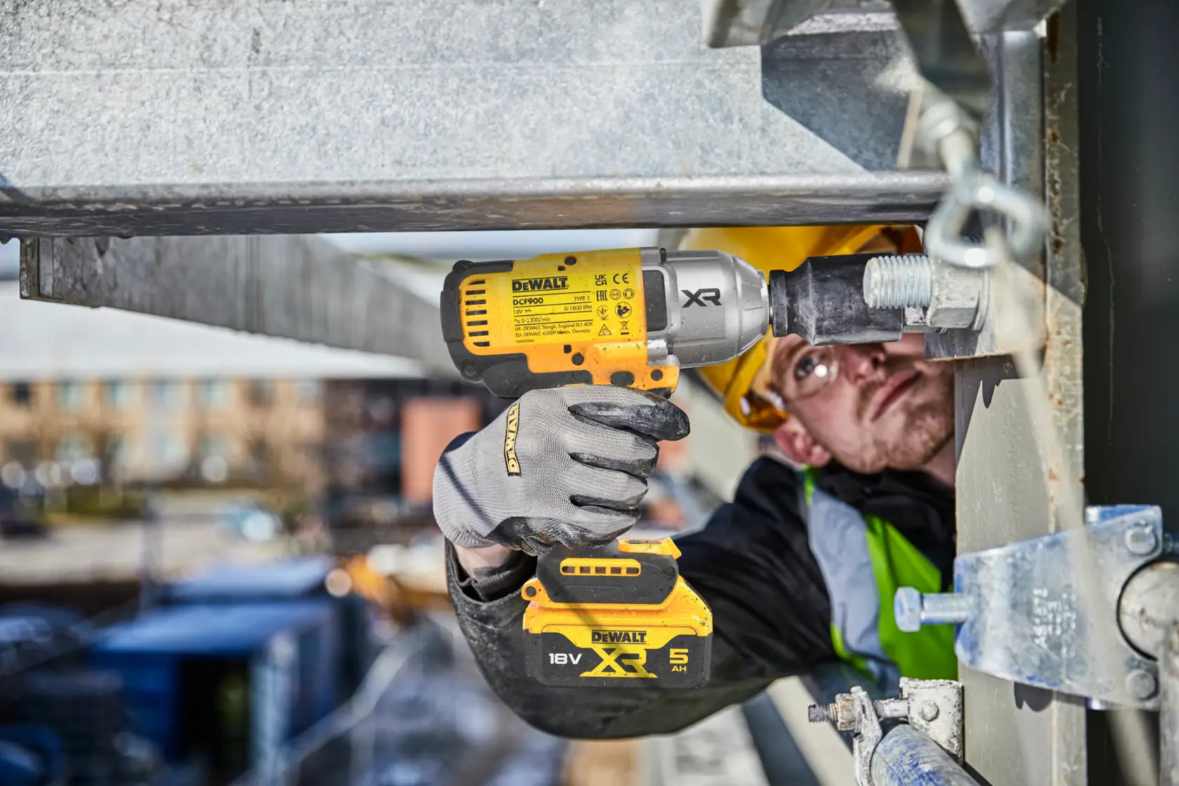 Bezszczotkowy klucz udarowy 1/2 cala z pierścieniem zabezpieczającym o wysokim momencie obrotowym DEWALT® 18V XR® (samo narzędzie)
