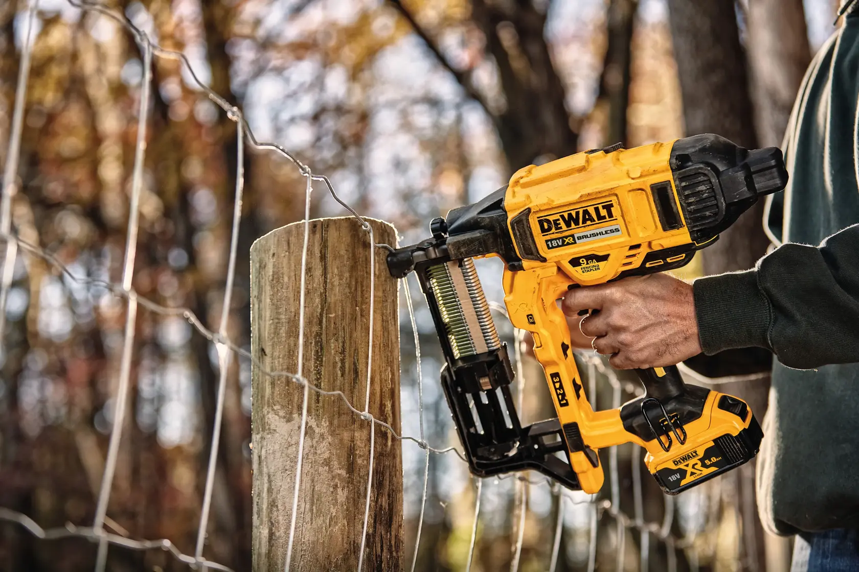 18V XR Zszywacz do ogrodzeń 2 X 5Ah
