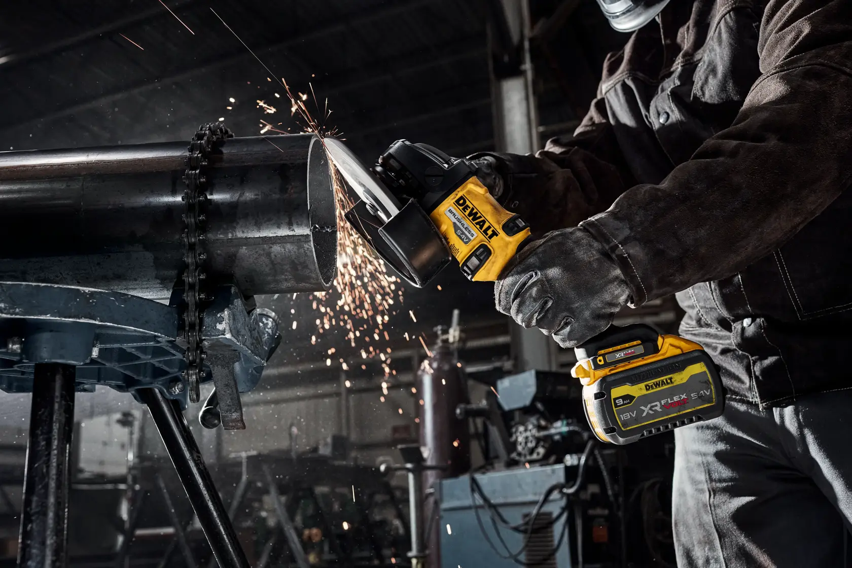 Szlifierka kątowa DEWALT® 54 V XR® FLEXVOLT® 180 mm z uchwytem bocznym (samo narzędzie)