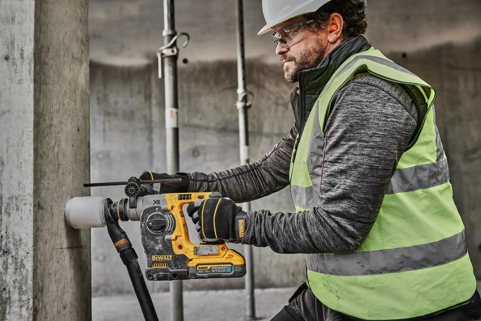 Młotowiertarka SDS-Plus 18V XR 24 mm z silnikiem bezszczotkowym - 2 x POWERSTACK™ 5AH