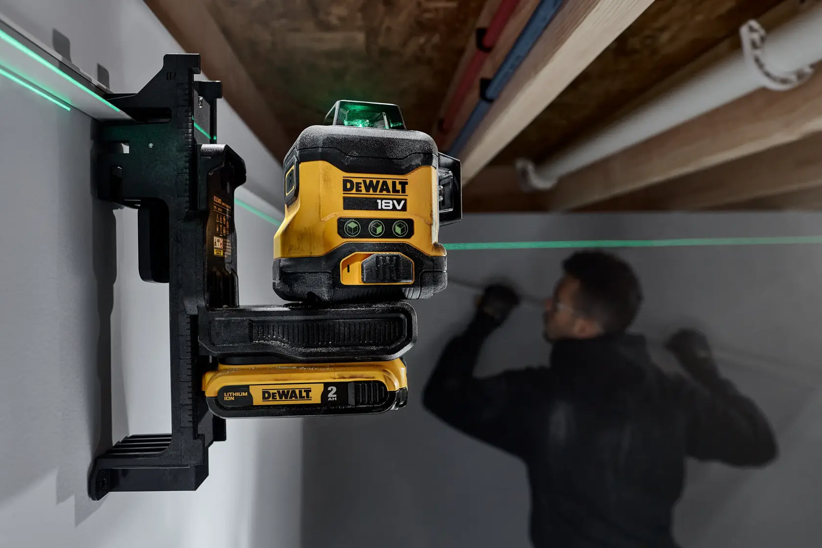 Kompaktowy laser 3-wiązkowy 360° 18V XR - zestaw