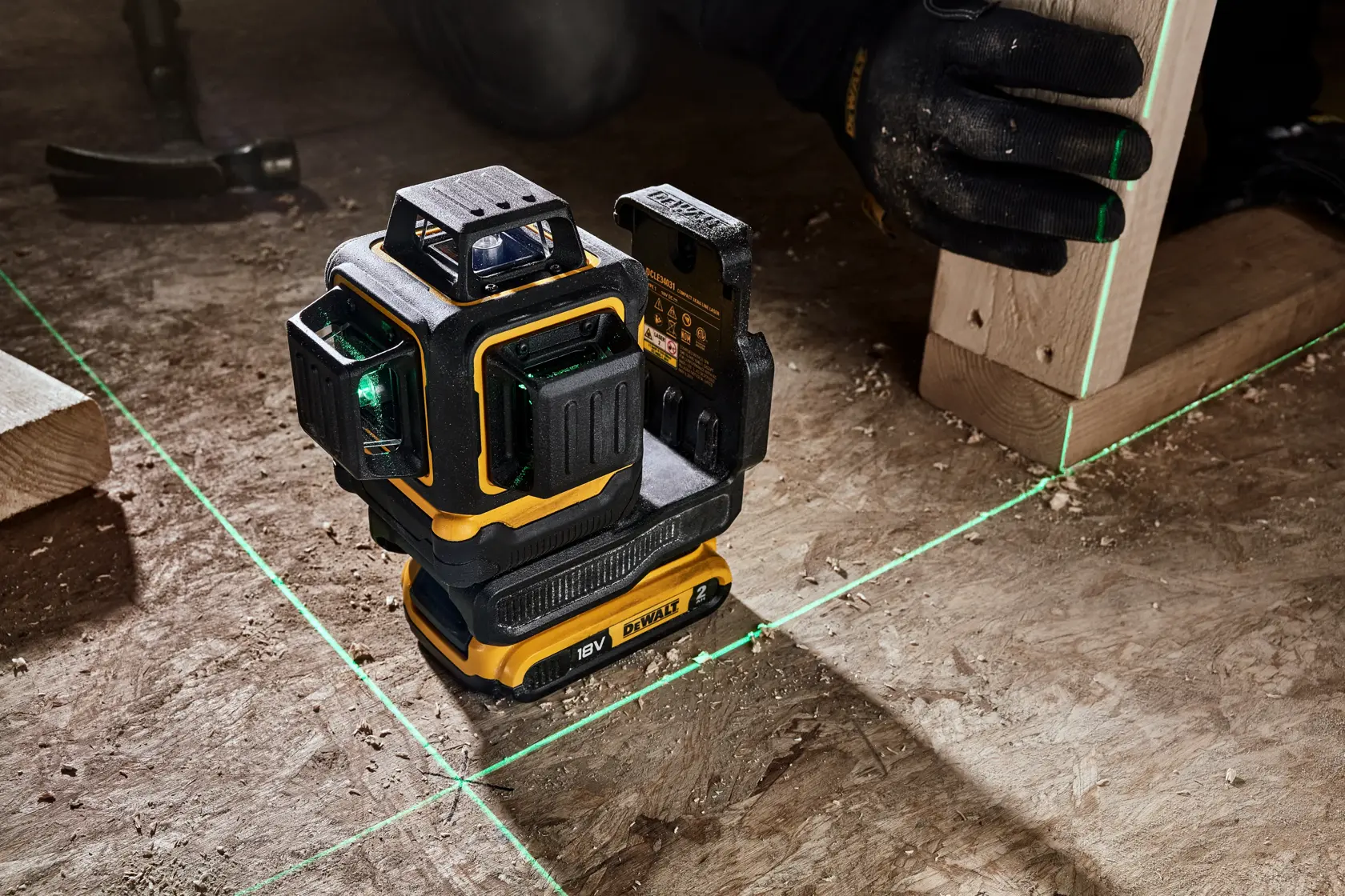 Kompaktowy laser 3-wiązkowy 360° 18V XR - zestaw