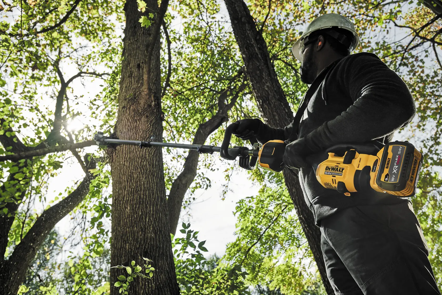 Przystawka DEWALT® z dzielonym wysięgnikiem do piły łańcuchowej na wysięgniku