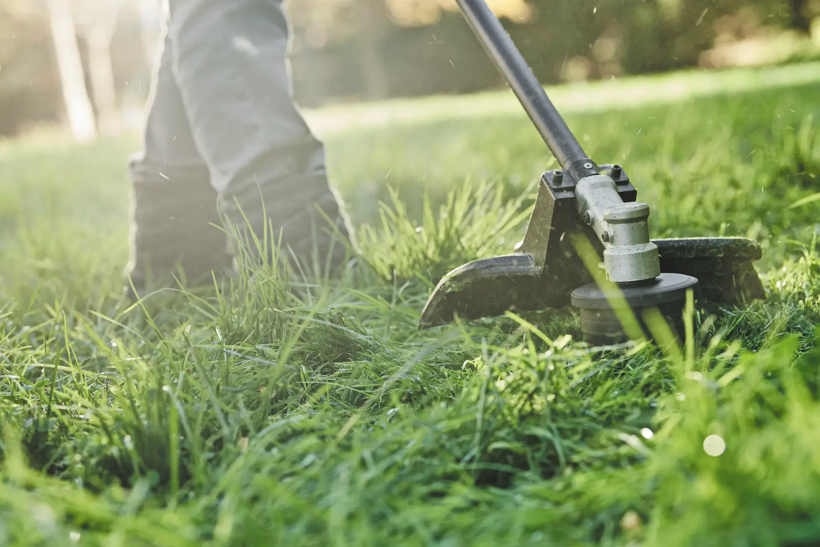 Przystawka DEWALT® z dzielonym wysięgnikiem do podkaszarki żyłkowej