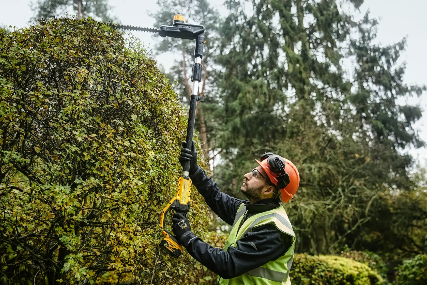 18V XR Nozyce do żywopłotu 55cm na wysięgniku 1 X 5Ah