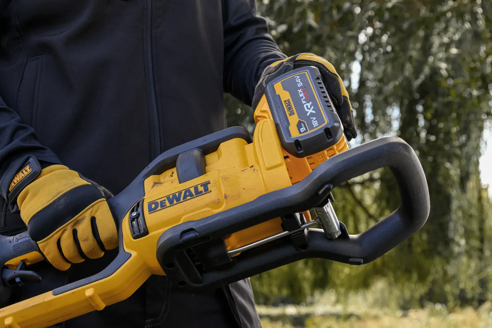 Wielofunkcyjne narzędzie ogrodowe z końcówką podkaszarki 54V XR Flexvolt Split Boom - 1 X 9Ah