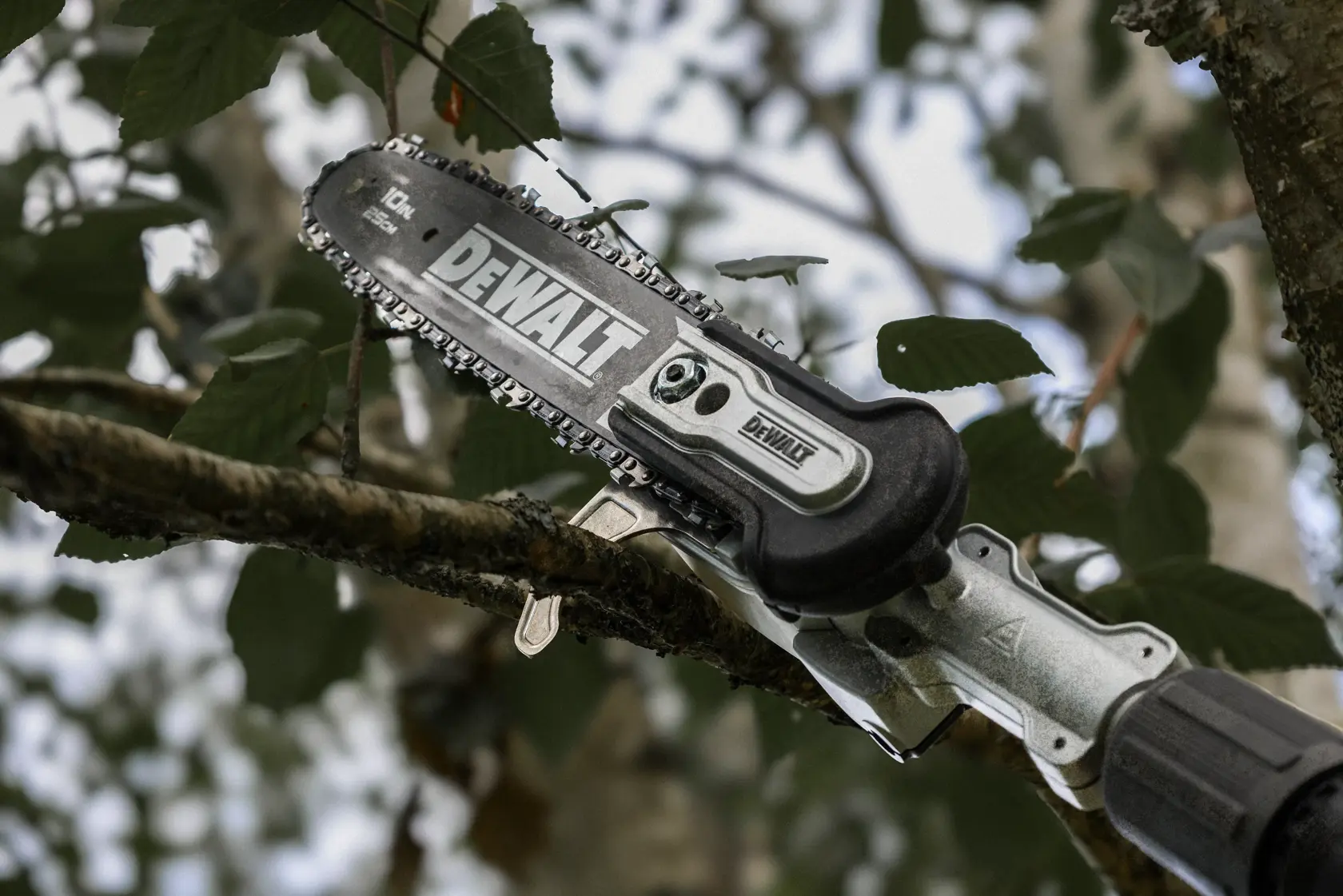 Wielofunkcyjne narzędzie ogrodowe z końcówką podkaszarki 54V XR Flexvolt Split Boom - 1 X 9Ah
