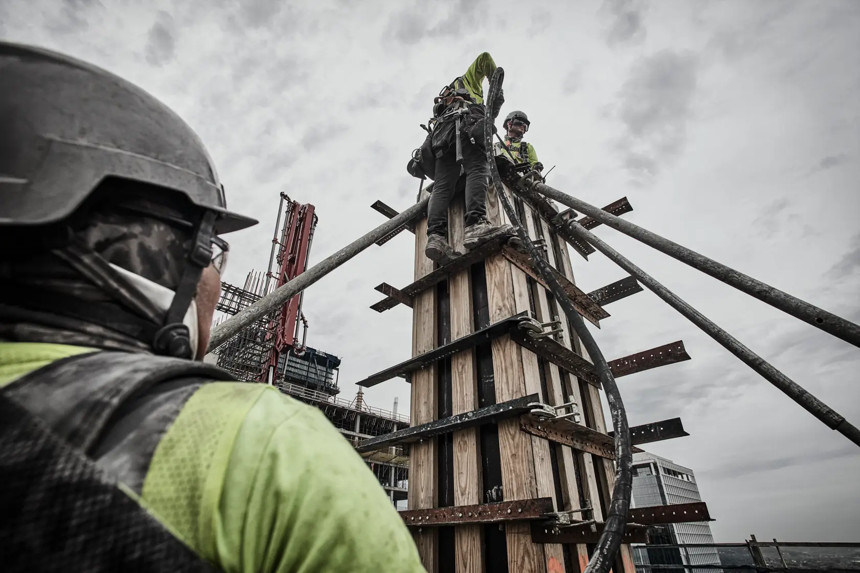 Wibrator z zasilaczem DEWALT® POWERSHIFT™