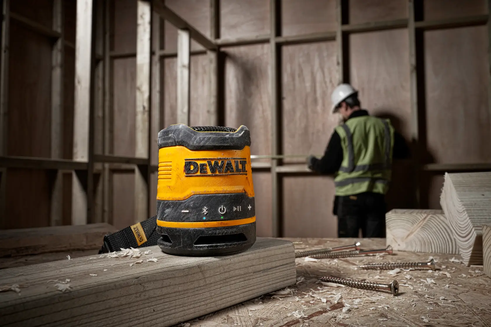 Kompaktowy głośnik Bluetooth USB-C z akumulatorem DEWALT®