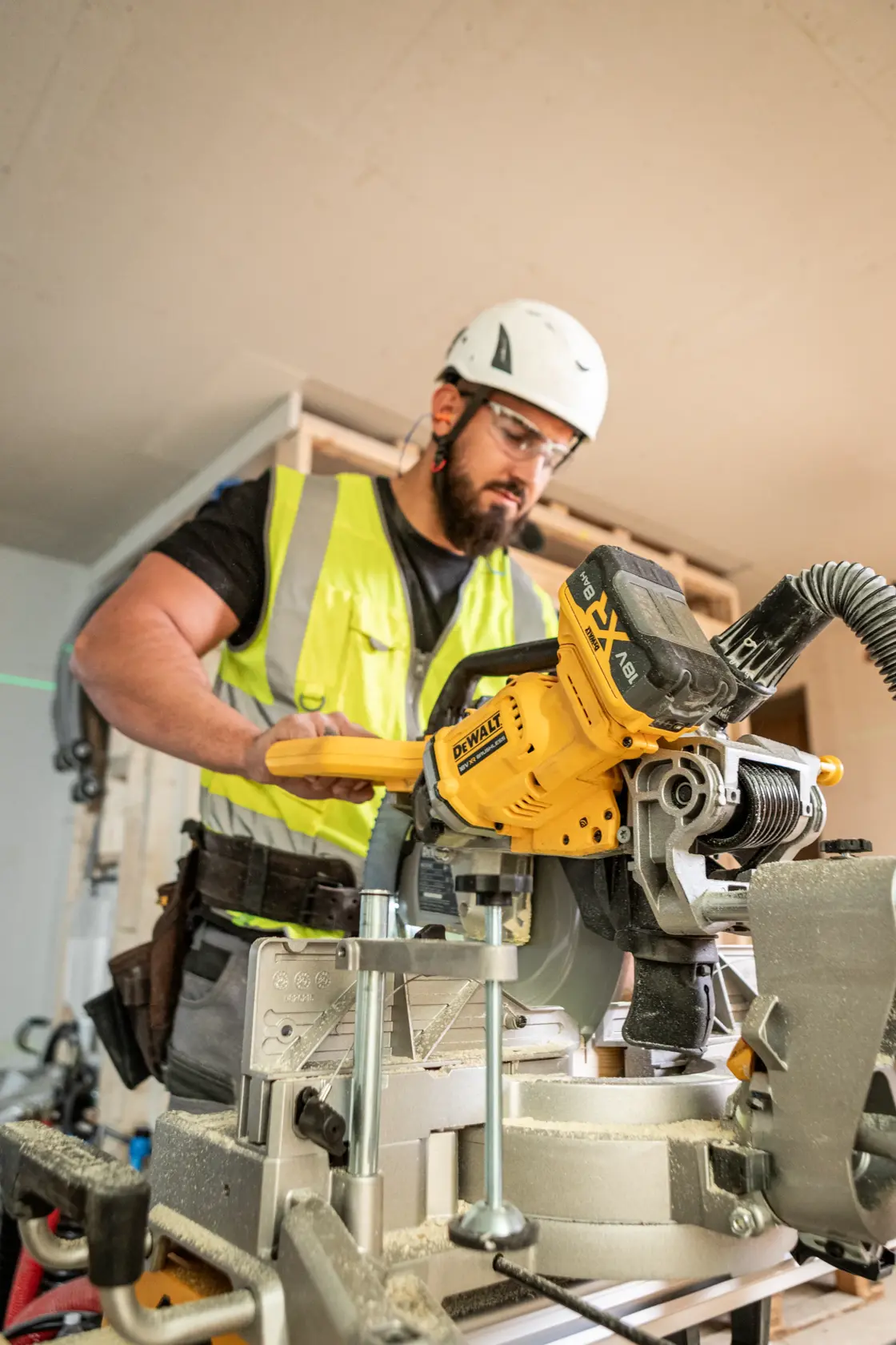 Ukośnica DEWALT® 18 V XR® 305 mm (samo narzędzie)