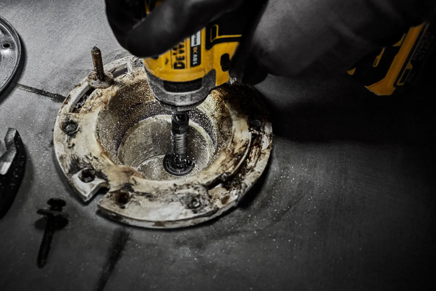 Wewnętrzny nóż do rur PVC DEWALT® z nasypem diamentowym