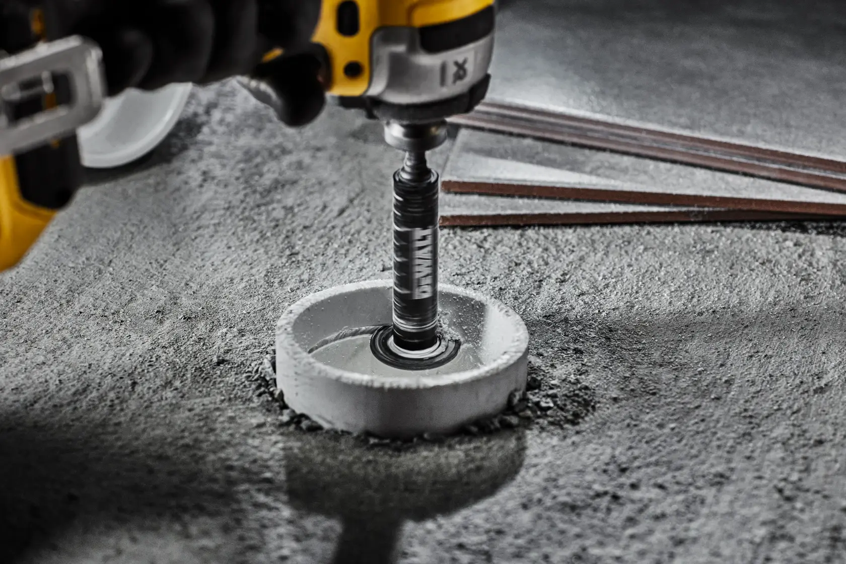 Wewnętrzny nóż do rur PVC DEWALT® z nasypem diamentowym