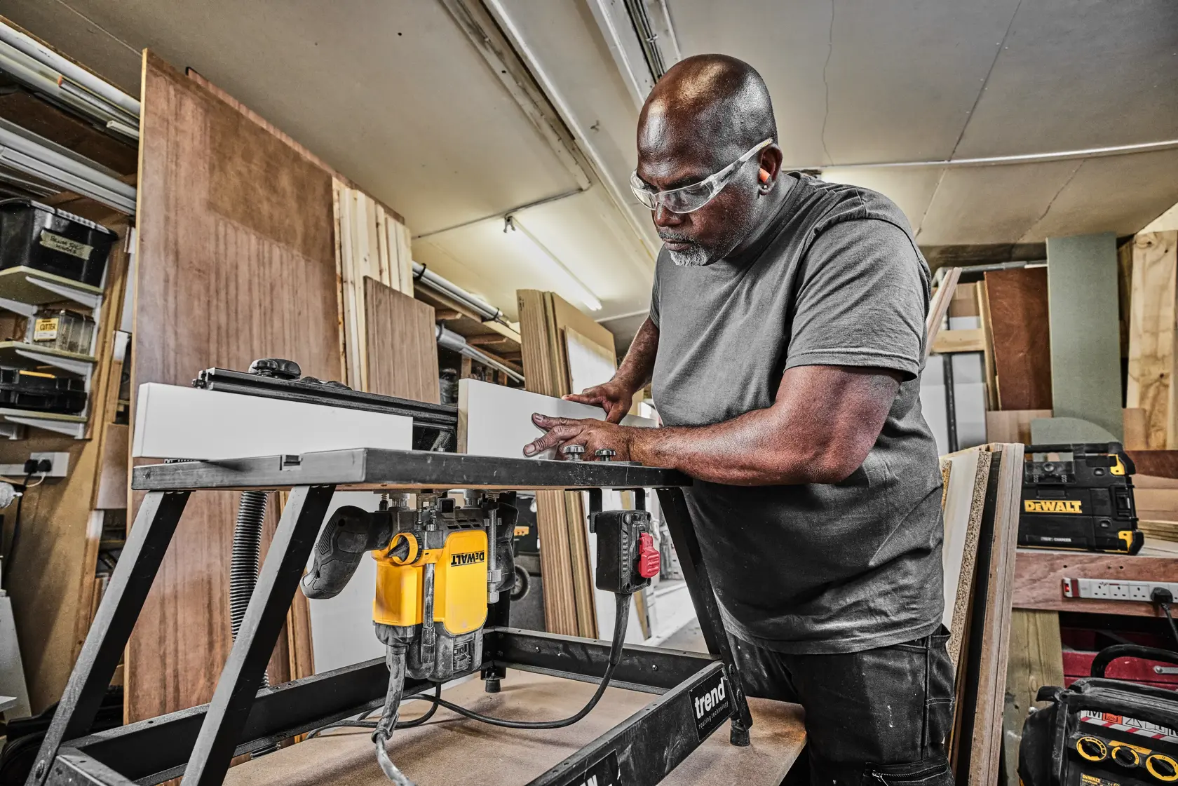 Next-Gen 12mm (1/2") Plunge Router With Machinery Switch