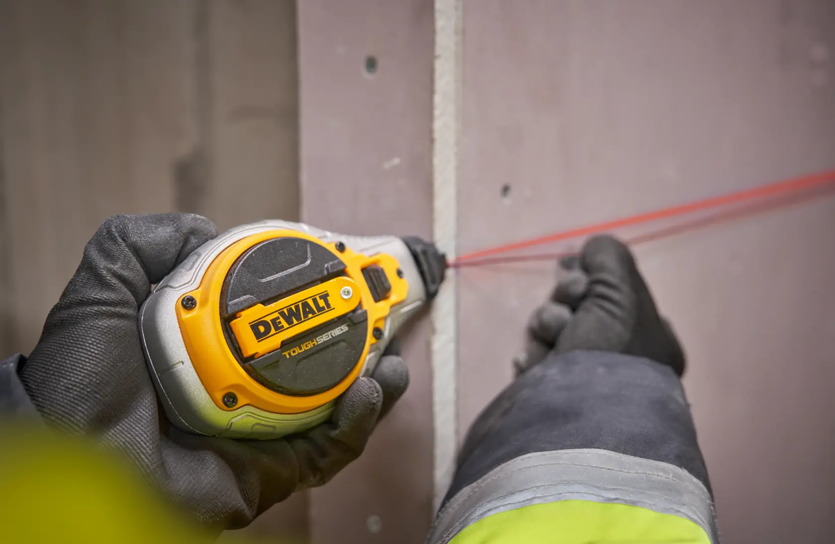 Sznur traserski DEWALT® 6:1 100 stóp.